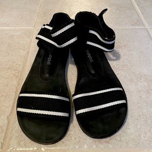 Jeffery Campbell black strap sandals shoes 6.5